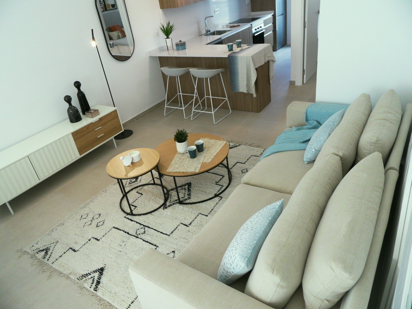 Villa pareada de obra nueva con 4 dormitorios, solárium y zonas comunes con piscina y jacuzzi en Pilar de la Horadada