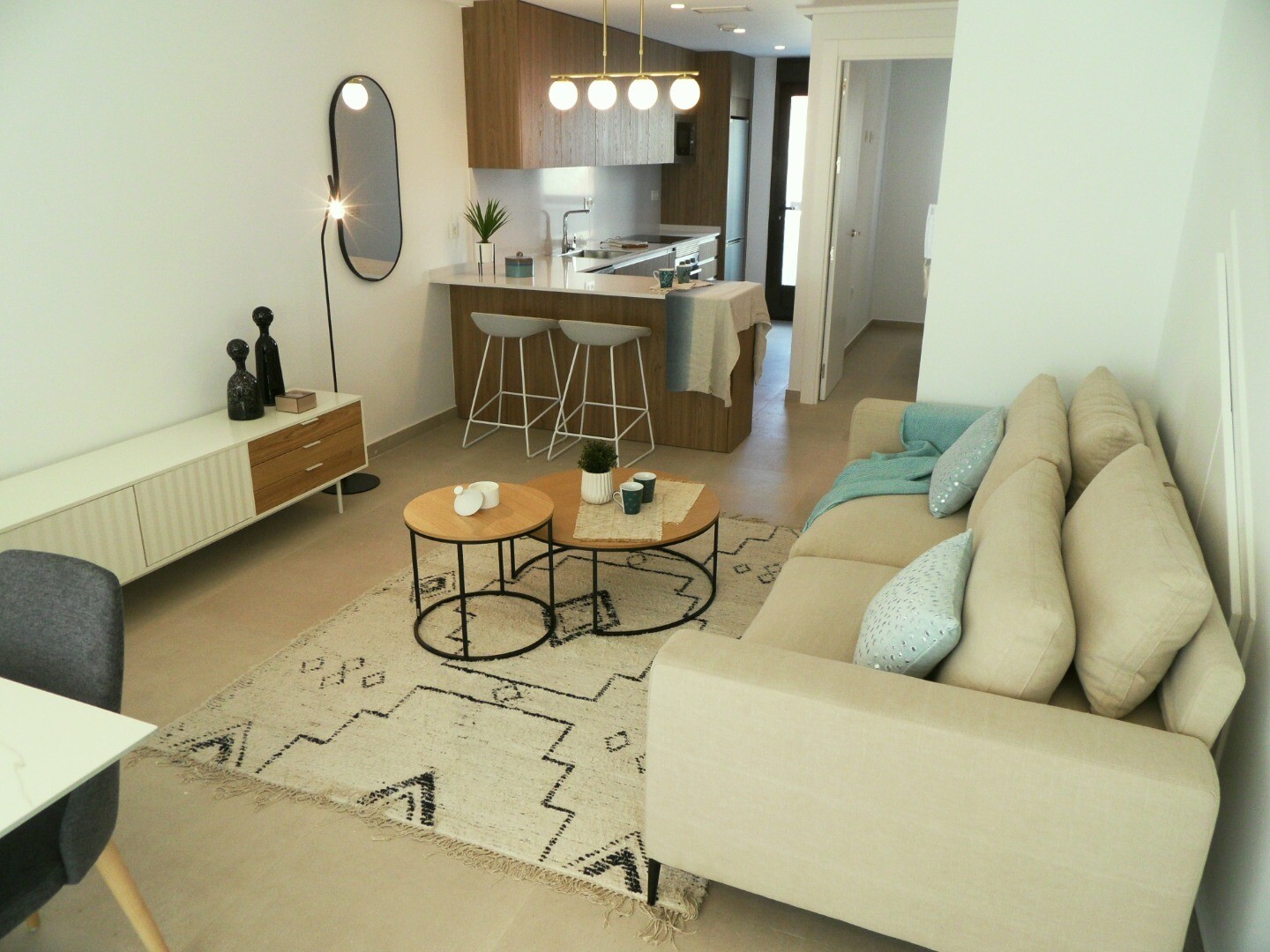 Villa pareada de obra nueva con 4 dormitorios, solárium y zonas comunes con piscina y jacuzzi en Pilar de la Horadada