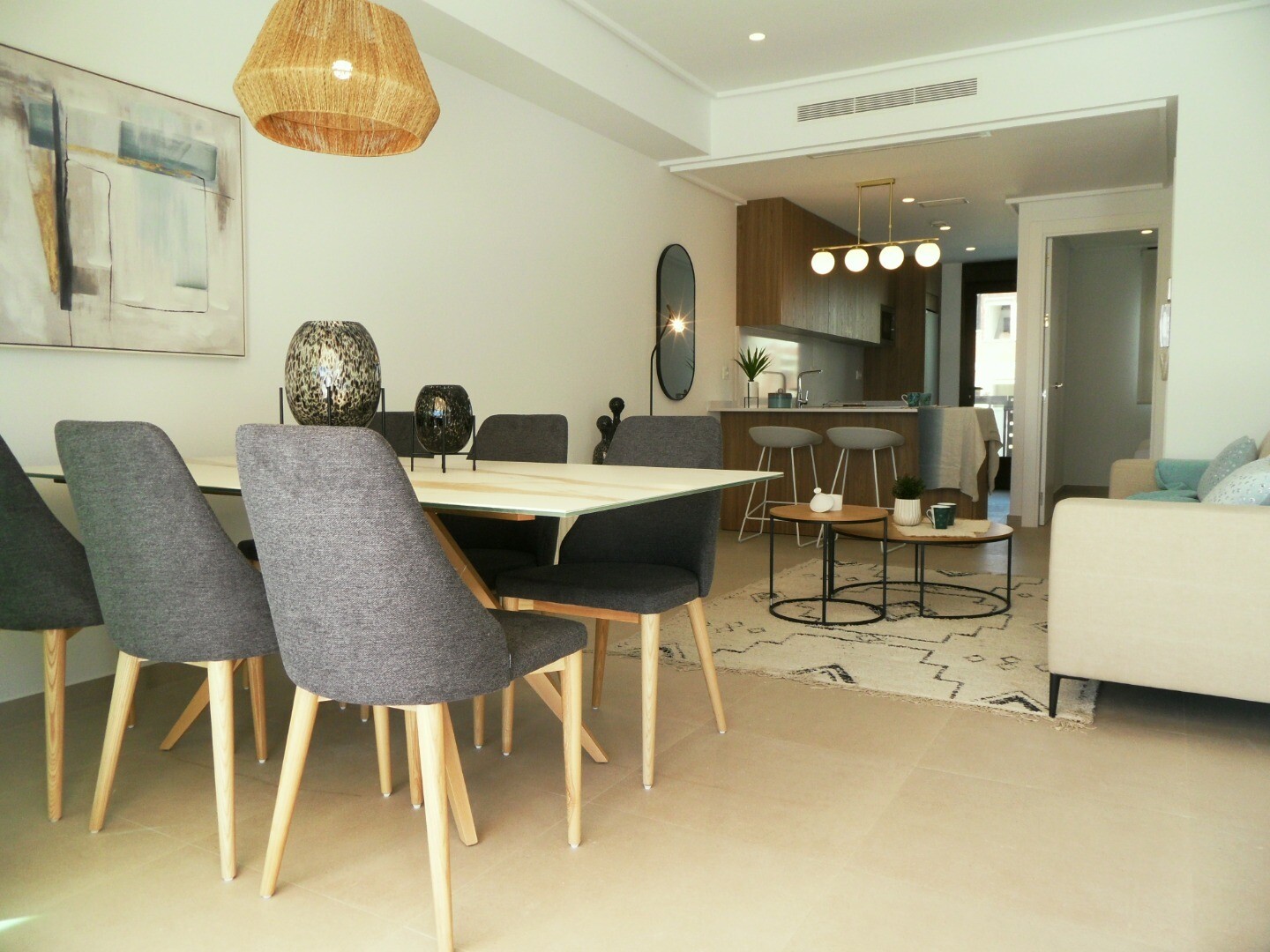 Villa pareada de obra nueva con 4 dormitorios, solárium y zonas comunes con piscina y jacuzzi en Pilar de la Horadada