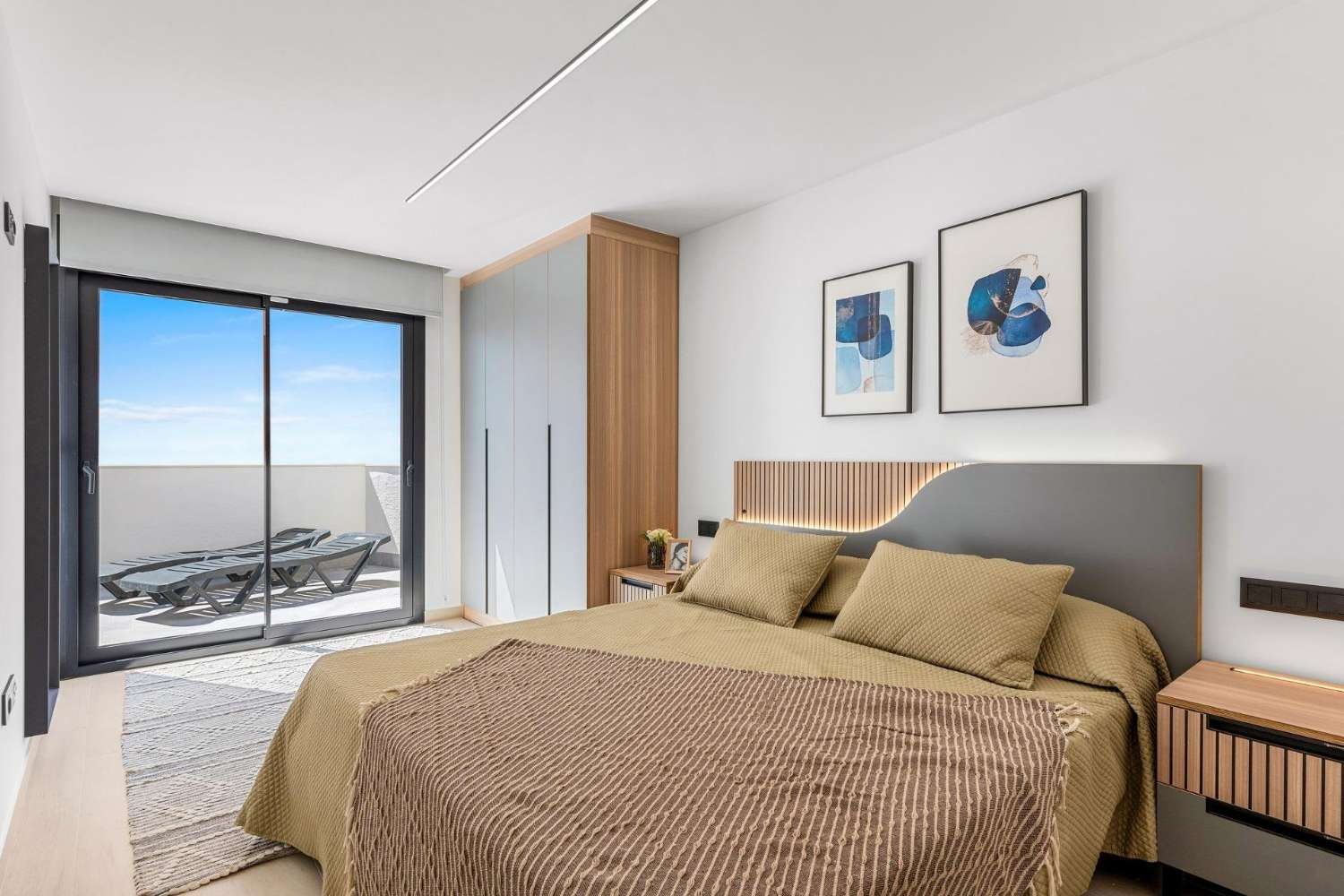 Apartamentos de nueva construcción con licencia turística y vistas a la laguna en El Raso, Guardamar del Segura