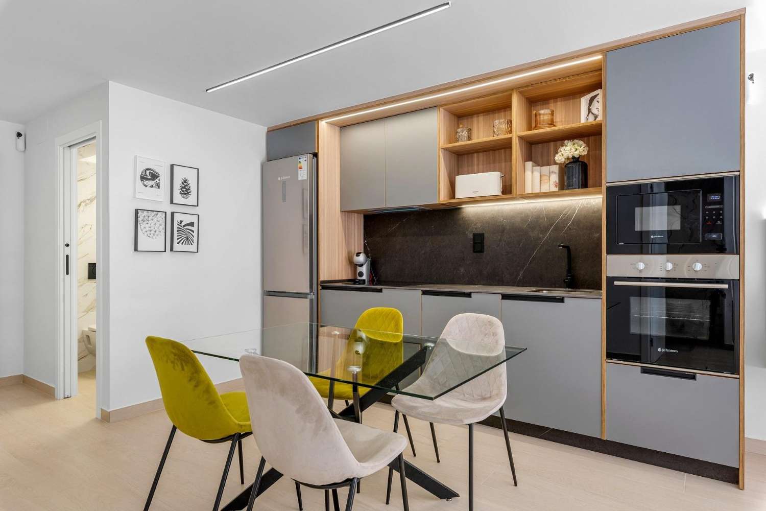 Apartamentos de nueva construcción con licencia turística y vistas a la laguna en El Raso, Guardamar del Segura