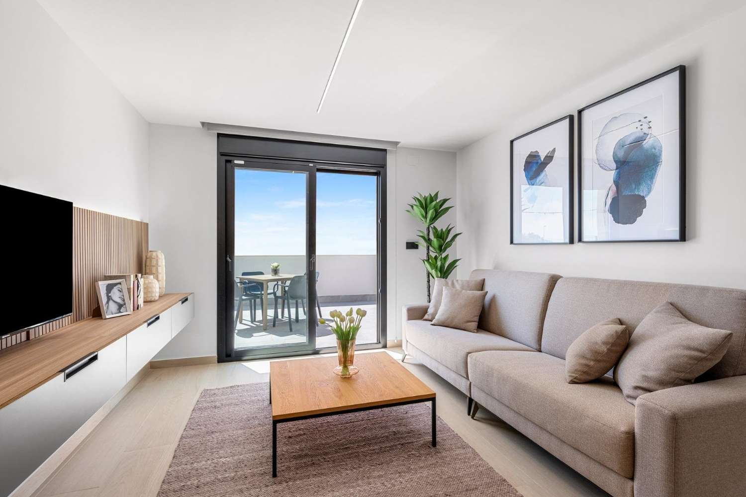 Apartamentos de nueva construcción con licencia turística y vistas a la laguna en El Raso, Guardamar del Segura