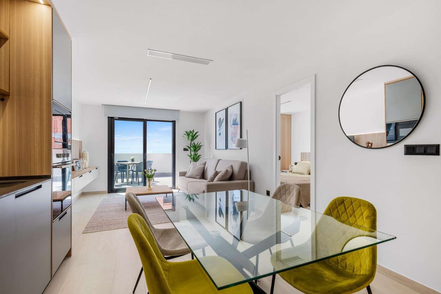 Apartamentos de nueva construcción con licencia turística y vistas a la laguna en El Raso, Guardamar del Segura