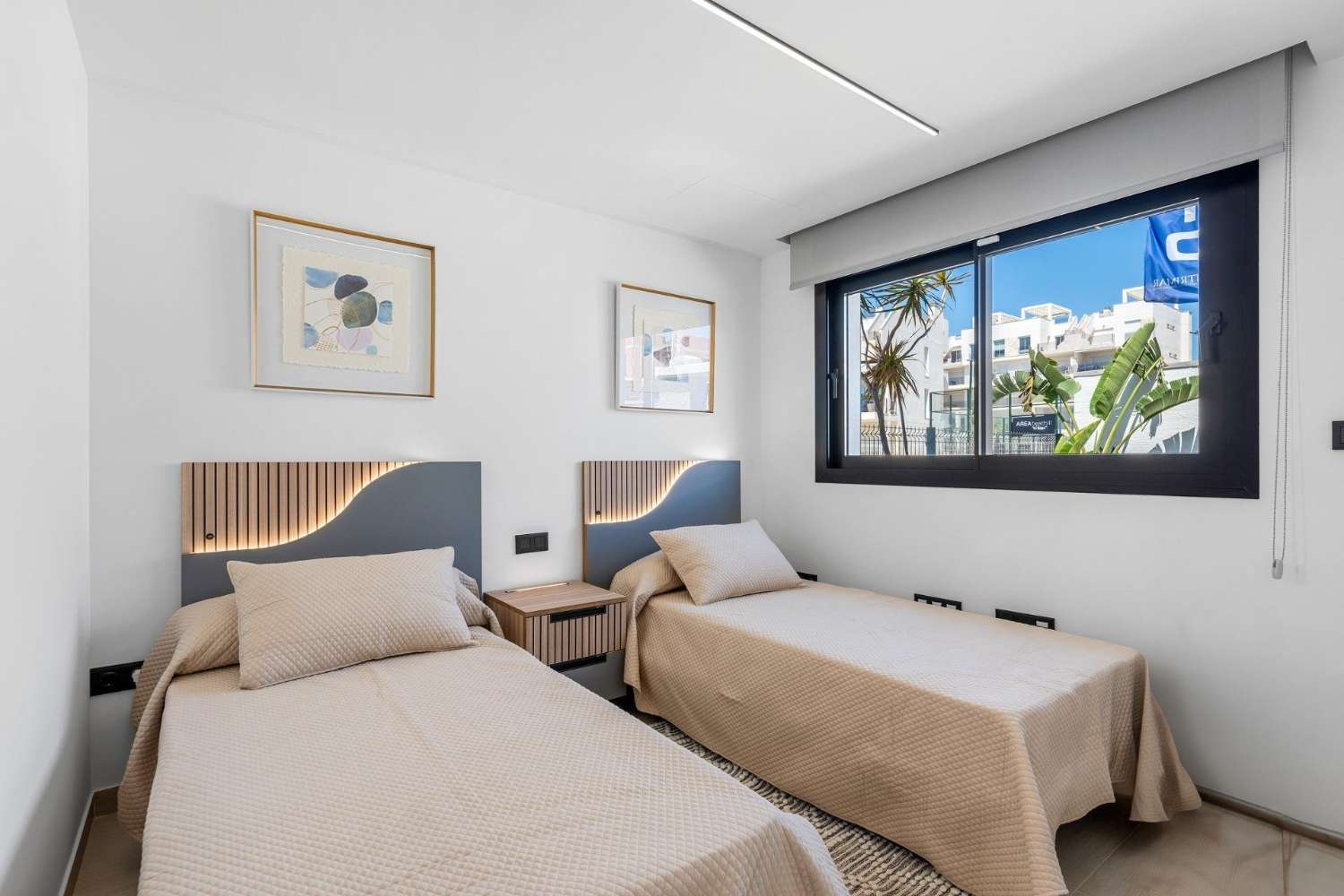 Apartamentos de nueva construcción con licencia turística y vistas a la laguna en El Raso, Guardamar del Segura