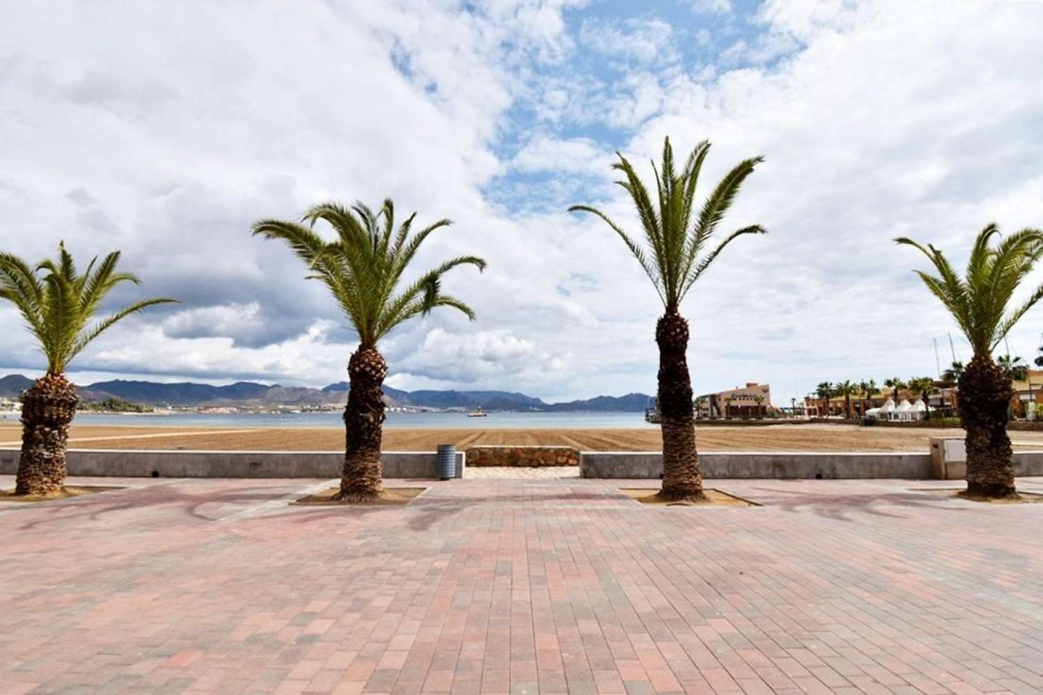 Apartamentos de nueva construcción en Puerto de Mazarrón, a solo 200 metros de la playa