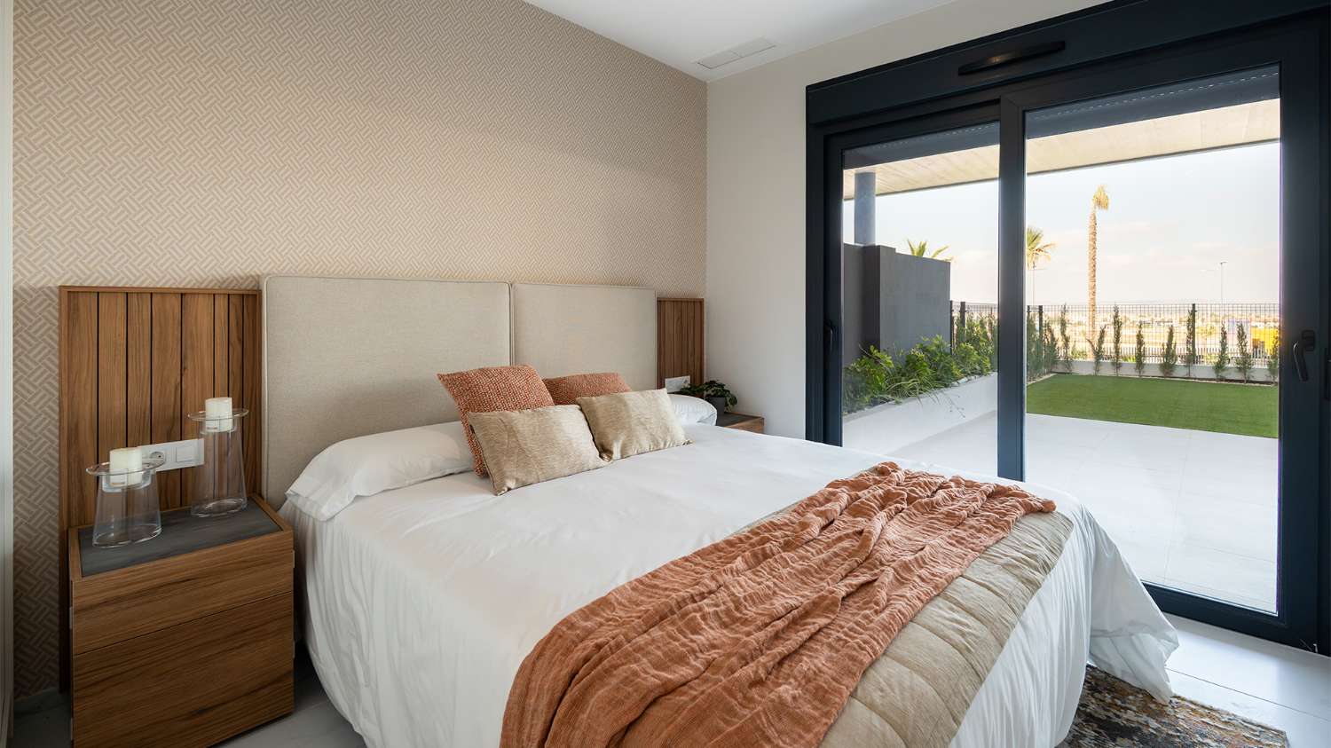 Apartamentos, bungalows, villas pareadas e independientes con magníficas zonas comunes en Torrevieja