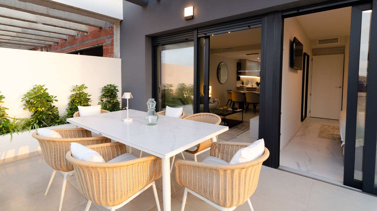 Apartamentos, bungalows, villas pareadas e independientes con magníficas zonas comunes en Torrevieja