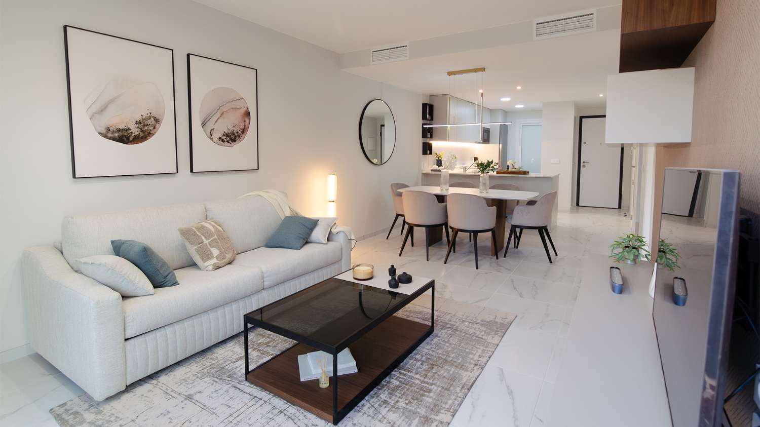 Apartamentos, bungalows, villas pareadas e independientes con magníficas zonas comunes en Torrevieja
