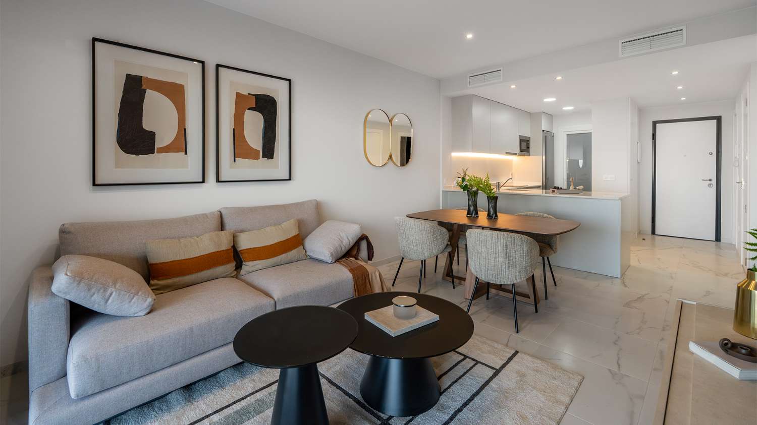 Apartamentos, bungalows, villas pareadas e independientes con magníficas zonas comunes en Torrevieja