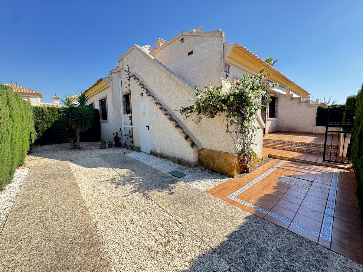 Bungalow en venta en Villamartín-Las Filipinas (Orihuela)