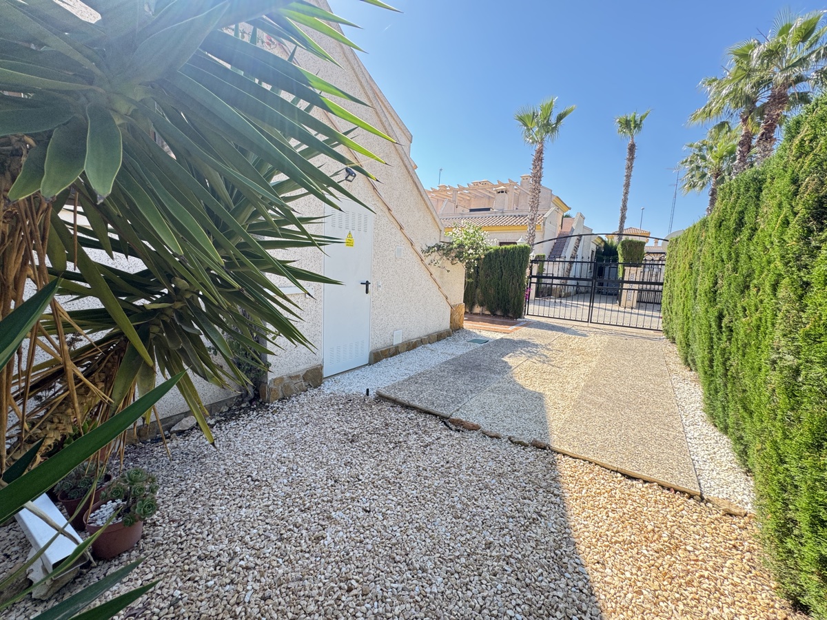 Bungalow en venta en Villamartín-Las Filipinas (Orihuela)