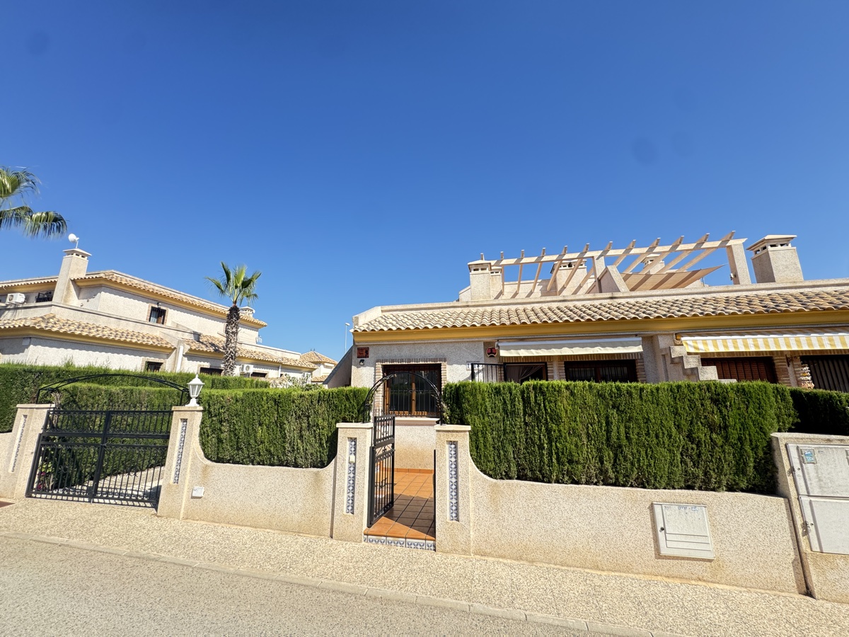 Bungalow en venta en Villamartín-Las Filipinas (Orihuela)