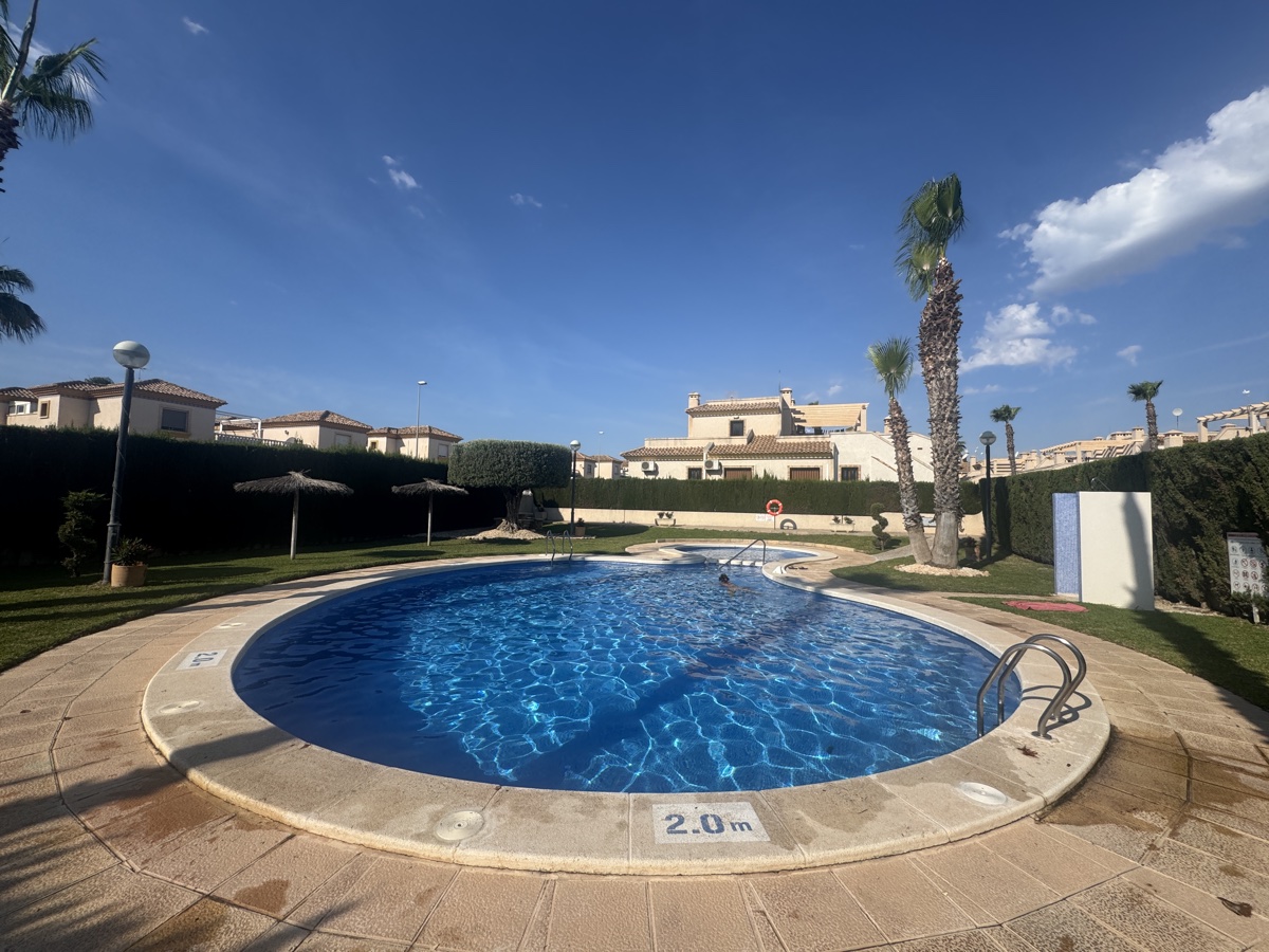 Bungalow en venta en Villamartín-Las Filipinas (Orihuela)