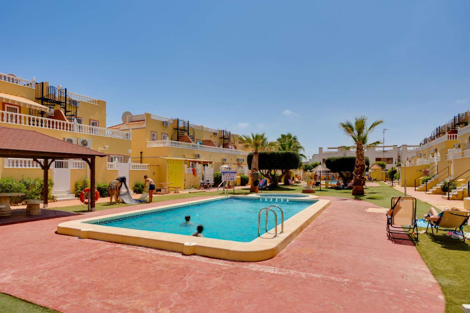 Дом в продаже в La Zenia (Orihuela)