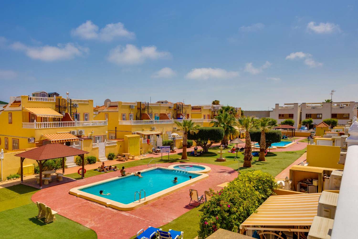 Дом в продаже в La Zenia (Orihuela)