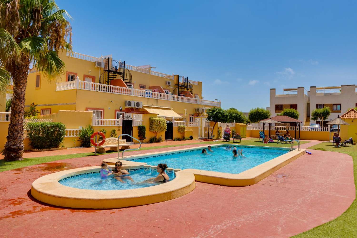 Дом в продаже в La Zenia (Orihuela)
