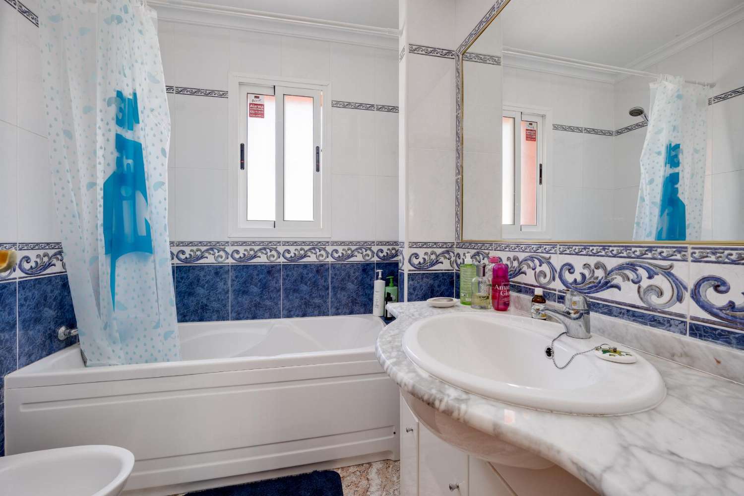 Дом в продаже в La Zenia (Orihuela)