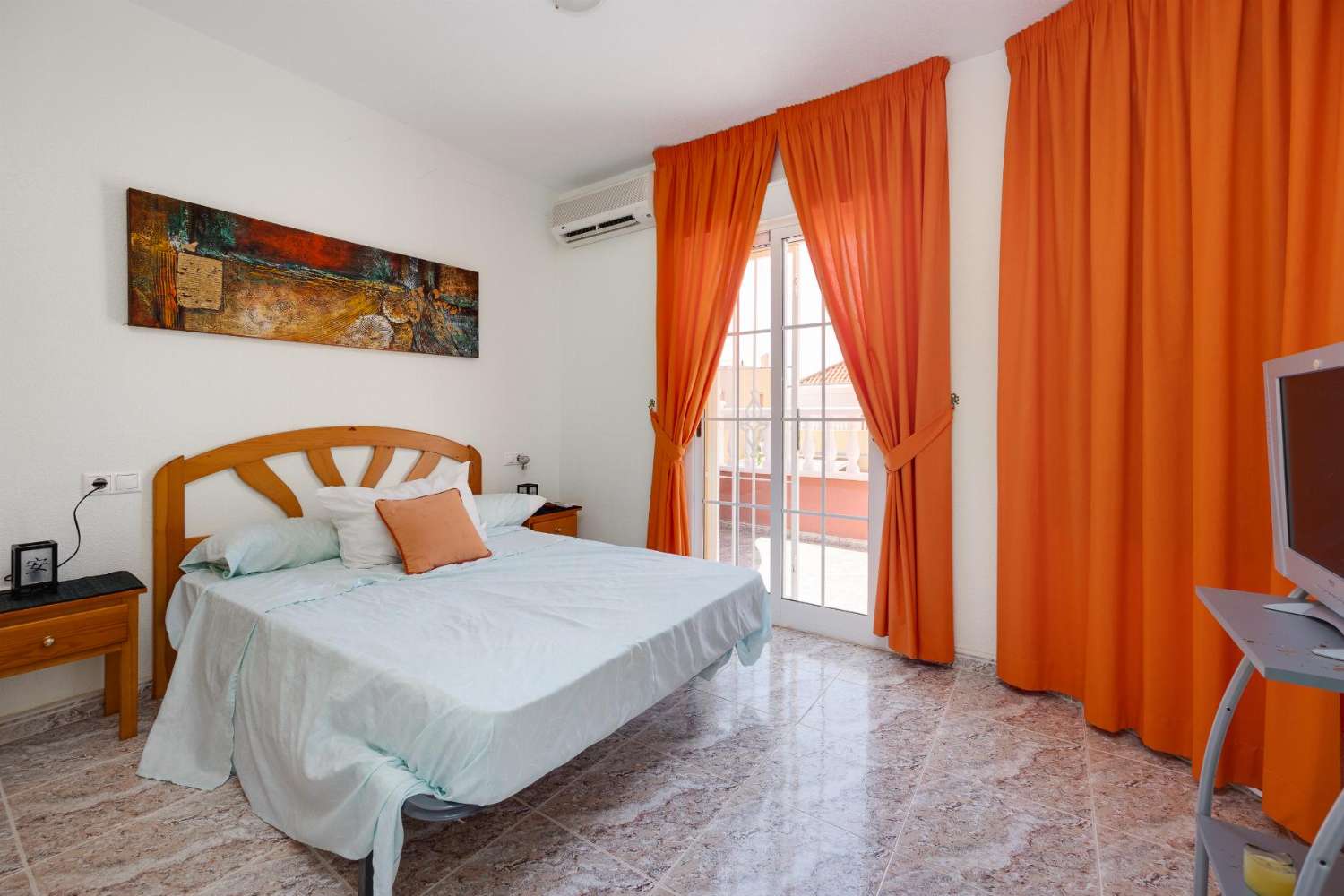 Дом в продаже в La Zenia (Orihuela)