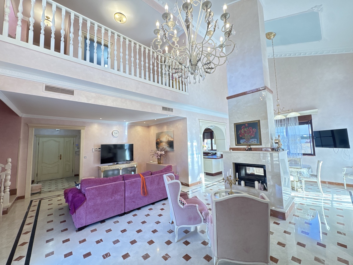 Villa en venta en Cabo Roig (Orihuela)