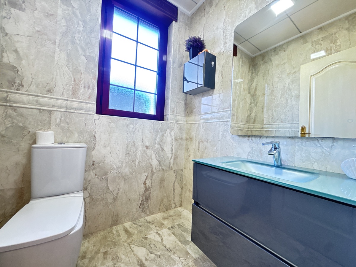 Villa en venta en Cabo Roig (Orihuela)