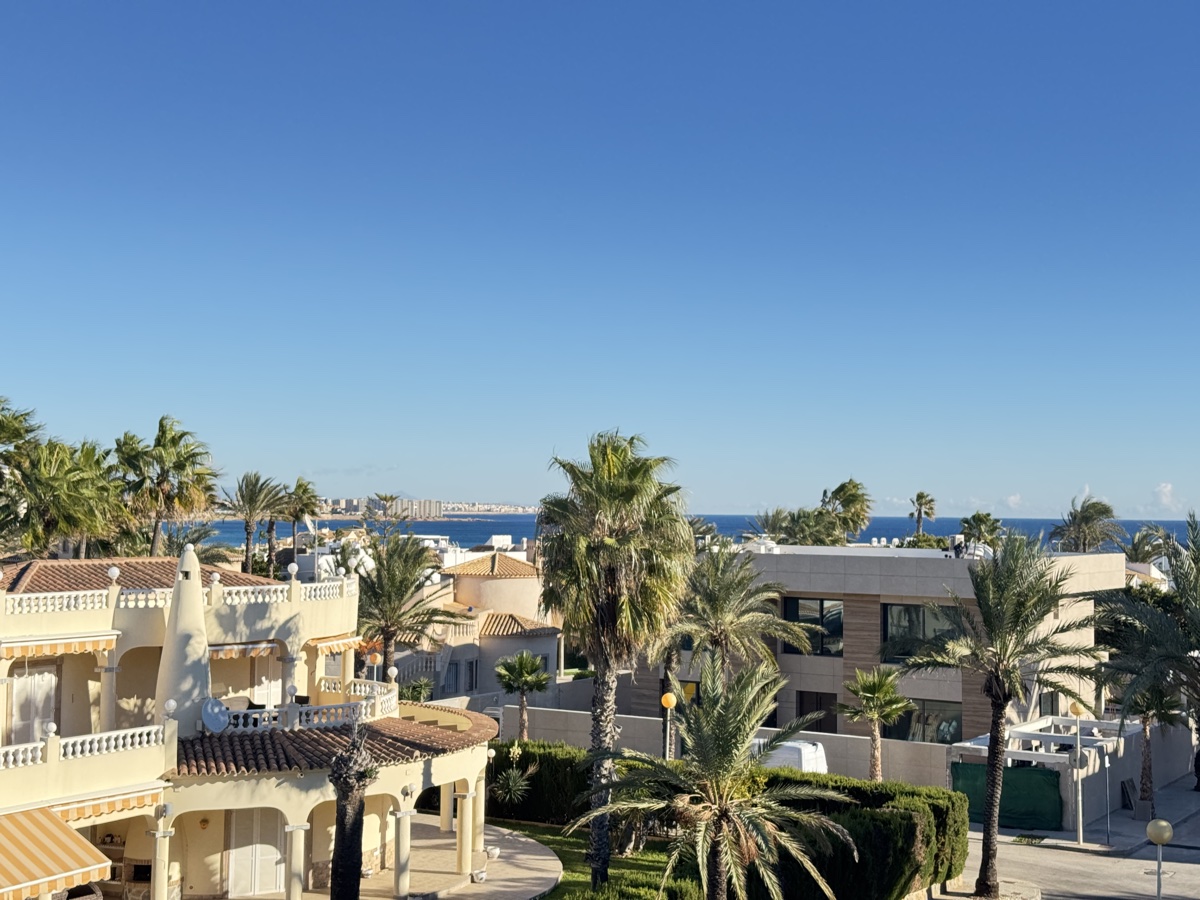 Villa en venta en Cabo Roig (Orihuela)