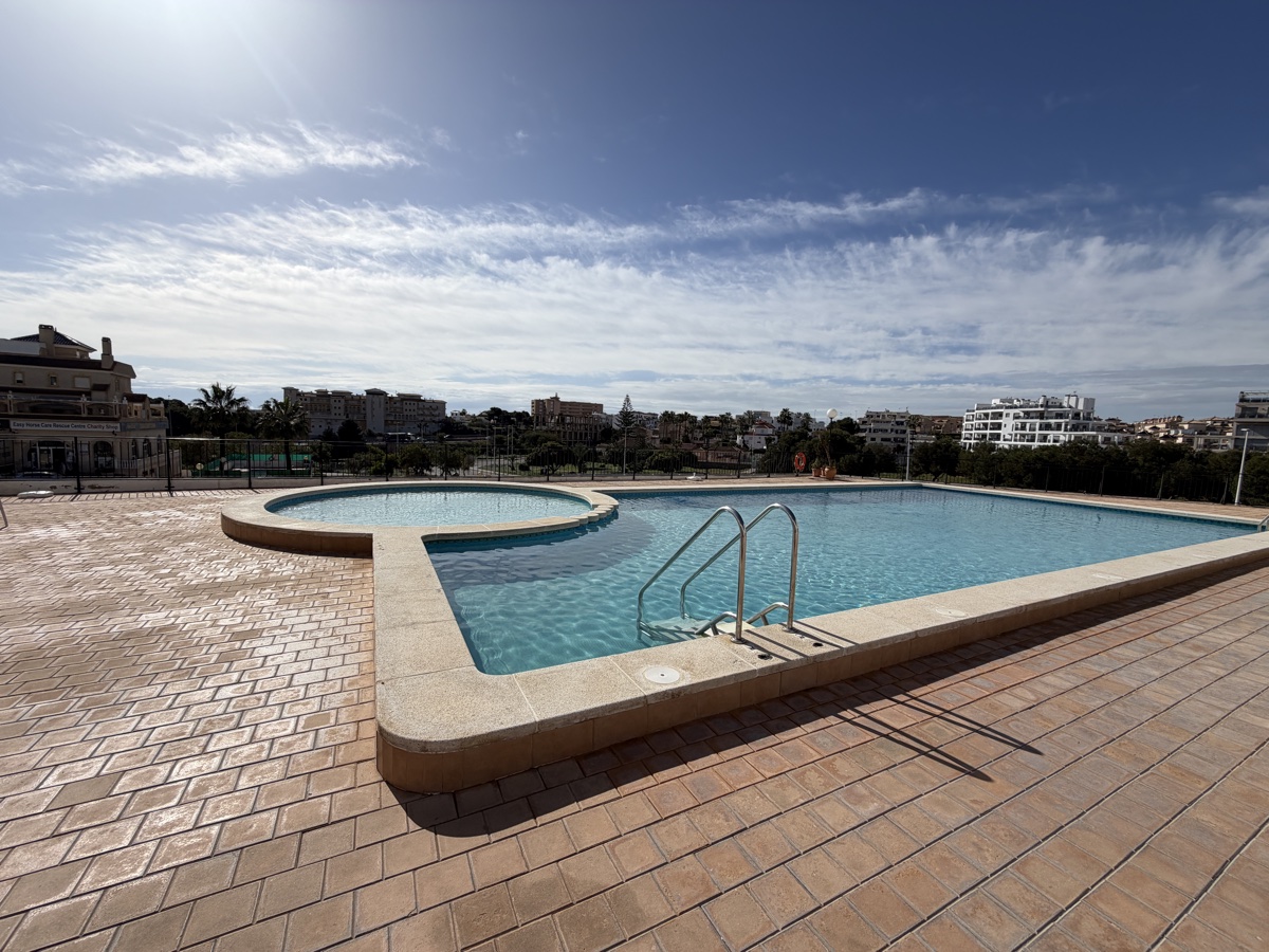 Apartamento en venta en La Zenia (Orihuela)