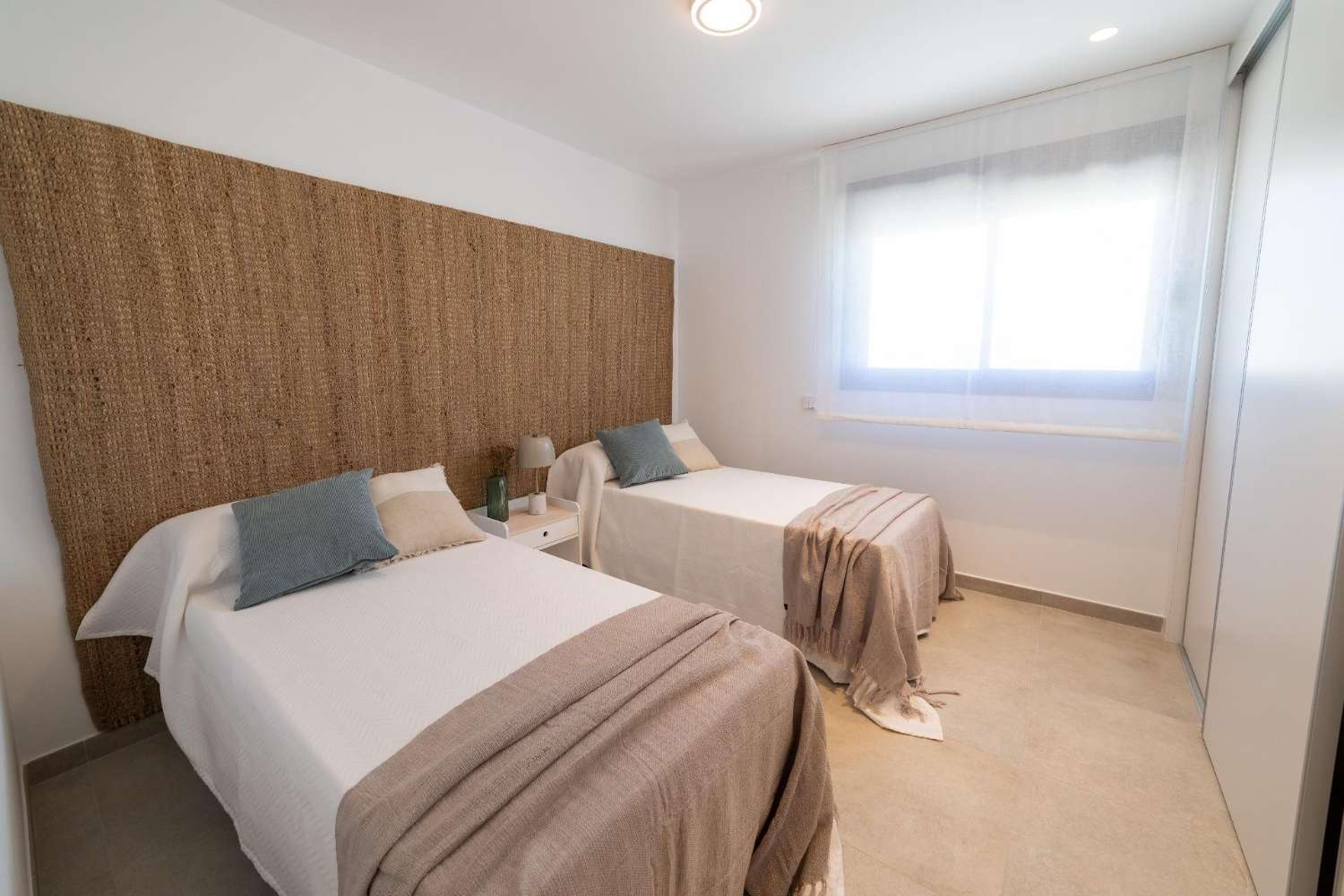Exclusivo Apartamento en Gran Alacant: Tu Paraíso Cerca del Mar