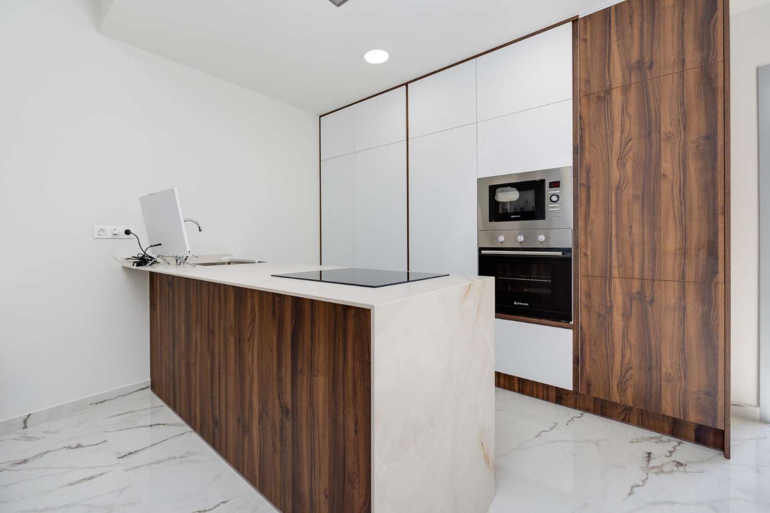 Encantador Apartamento en San Miguel de Salinas - ¡Oportunidad Única!
