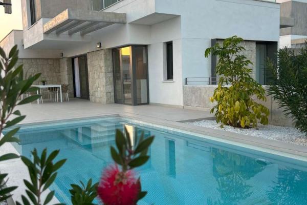 Villa en venta en Finestrat