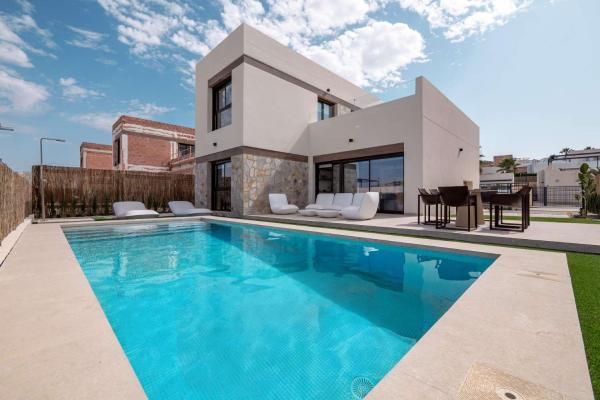 Villa en venta en Algorfa