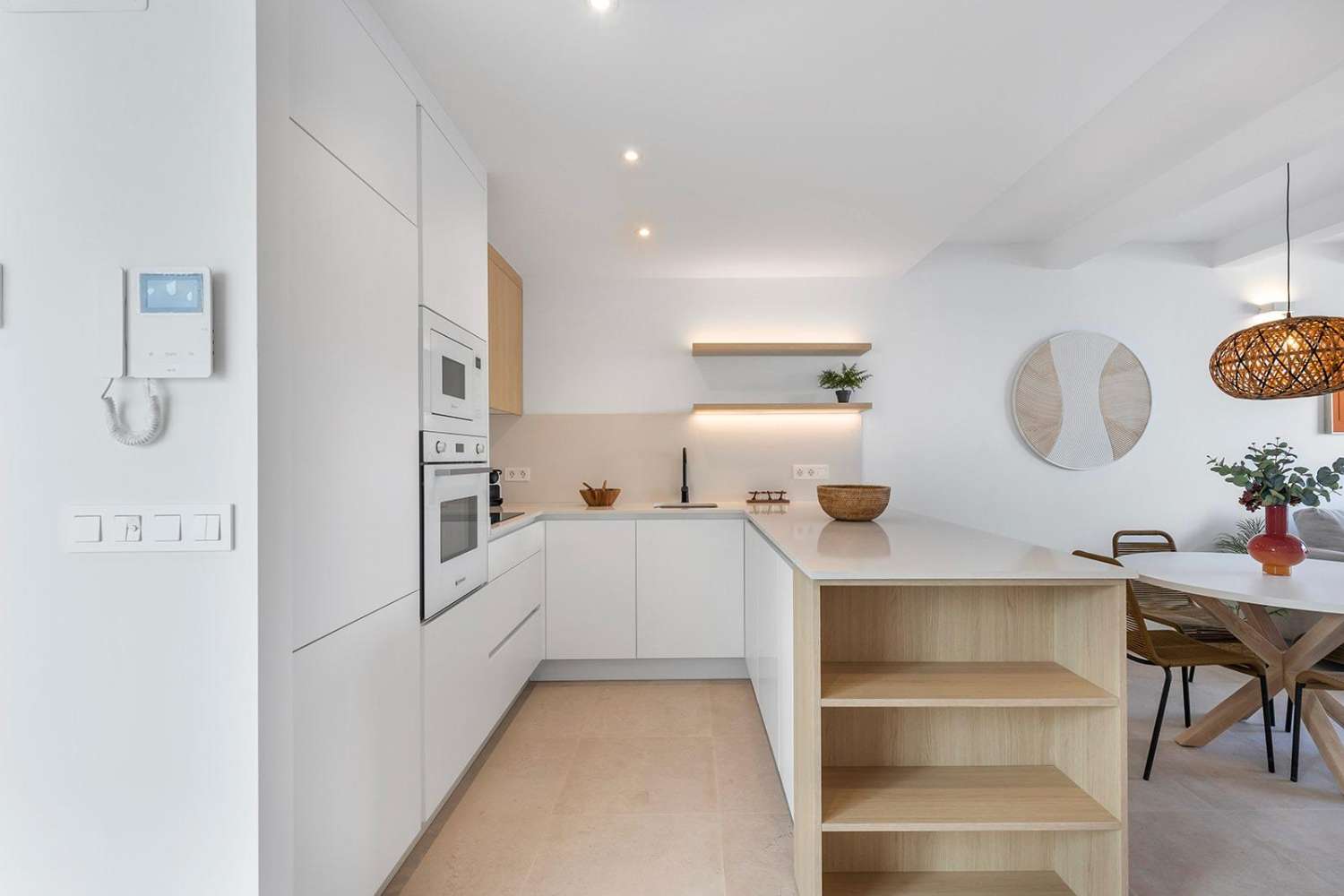 Exclusivo Bungalow con Amplio Solarium en Dolores