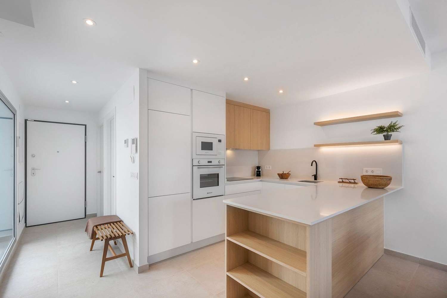 Exclusivo Bungalow con Amplio Solarium en Dolores
