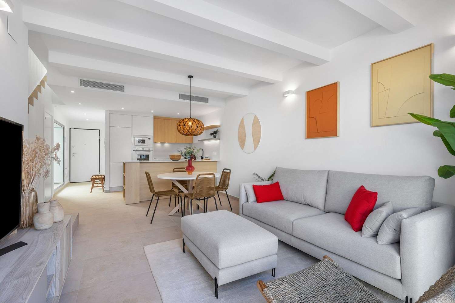 Exclusivo Bungalow con Amplio Solarium en Dolores