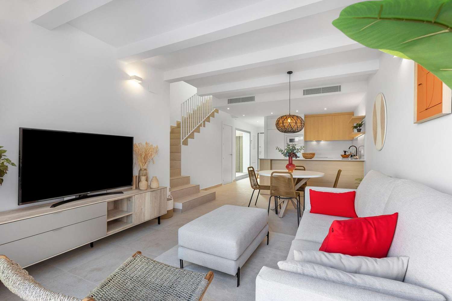 Exclusivo Bungalow con Amplio Solarium en Dolores