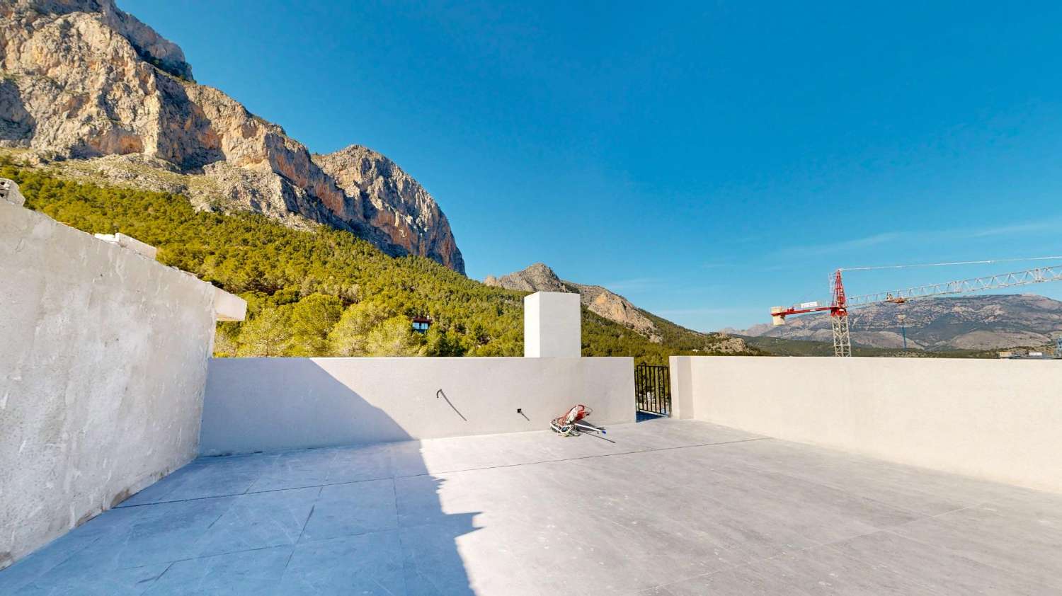 Vivienda con Piscina Propia en Polop