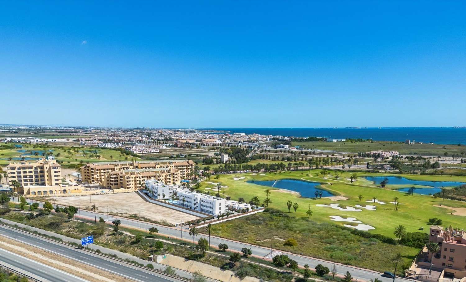 Apartamento de 2 habitaciones en venta en Los Alcázares.
