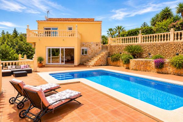 Villa for sale in La Nucia for €549,000