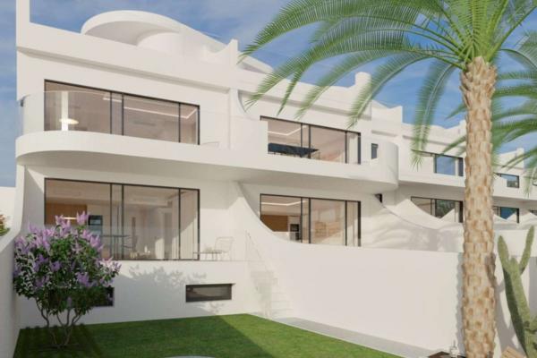 Adosado de obra nueva en planta baja con vistas al mar e...